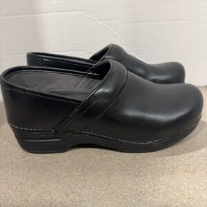 Dansko XP Women’s Black Professional Clogs Size 39 US 9